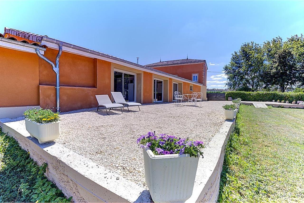 Domaine Des Jardins De La Saone Hotel Tournus Exterior photo